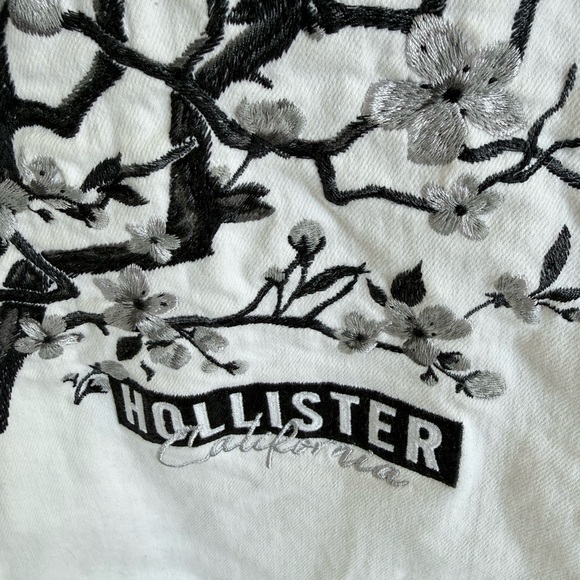 Hollister White Top with Black Floral Embroidery - Picture 1 of 5